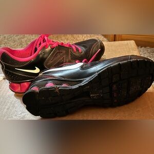 Nike shoes size 7.5 black and pink